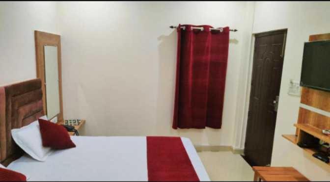 Oyo 81347 Amantran Hotel And Restaurant Kanpur Exteriör bild